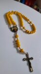 Terço cristal Nsa. Perpétuo Socorro - Amarelo